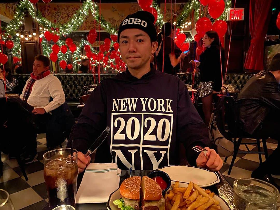 綾部祐二さんのインスタグラム写真 - (綾部祐二Instagram)「HAPPY 2020 from NYC.」1月1日 15時05分 - yujiayabe