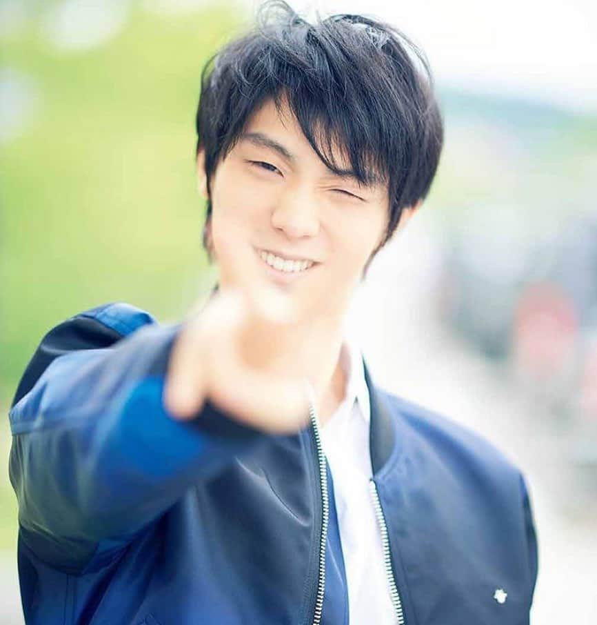  羽生結弦　ファンアカウントのインスタグラム：「明けましておめでとうございます!!! #羽生結弦 #yuzuruhanyu #hanyuyuzuru #yuzuru #hanyu #yuzu #figureskating #figureskater #japan #happynewyear #kpss2020」