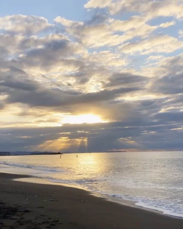 後藤夕貴のインスタグラム：「2020年 あけましておめでとうございます🌅 みんなの笑顔が溢れる1年になりますように！ 今年もどうぞよろしくです♡ #初日の出」