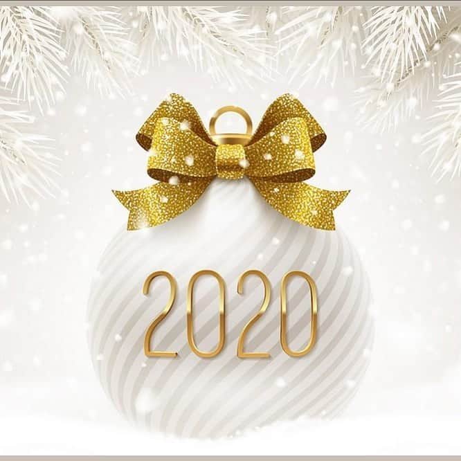アンリ・ベディモのインスタグラム：「Bonne et Heureuse ANNÉE  2020  à tous et toutes 🙏🏿.」