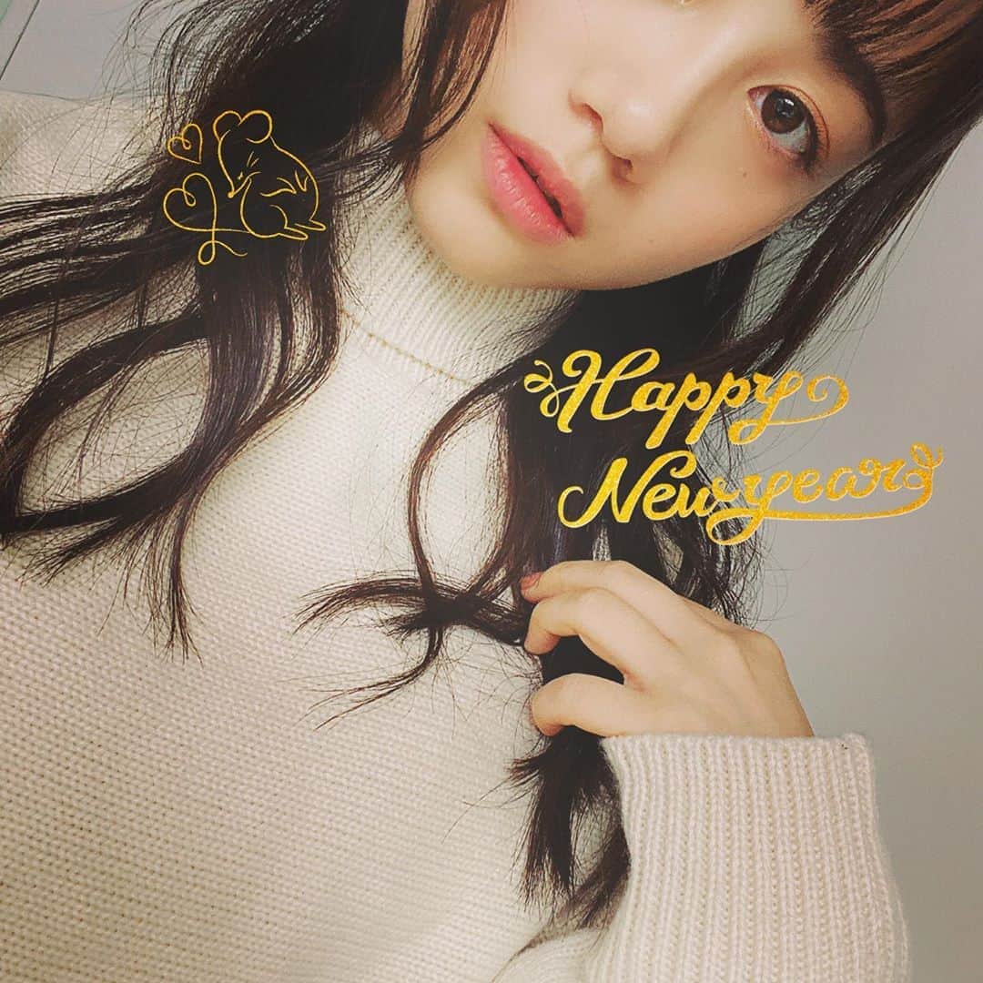 伊藤美来さんのインスタグラム写真 - (伊藤美来Instagram)「Happy Newyear*･゜ﾟ･*:.｡. 年女です☺︎ 1/5の特別公演遊びに来てね^ ^ リハもがんばるよ。待ってるです。  みく。  #2020 #伊藤美来 #今年もよろしくお願いします」1月1日 15時30分 - itomiku_official