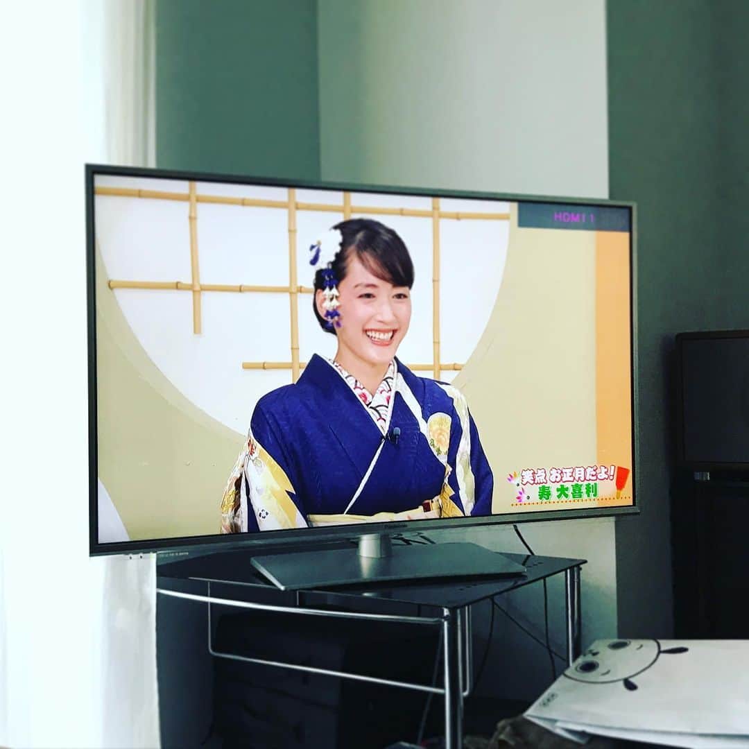 椎名直子さんのインスタグラム写真 - (椎名直子Instagram)「寝正月💛  ほっこり💛  幸せ💛」1月1日 15時49分 - natadecoco