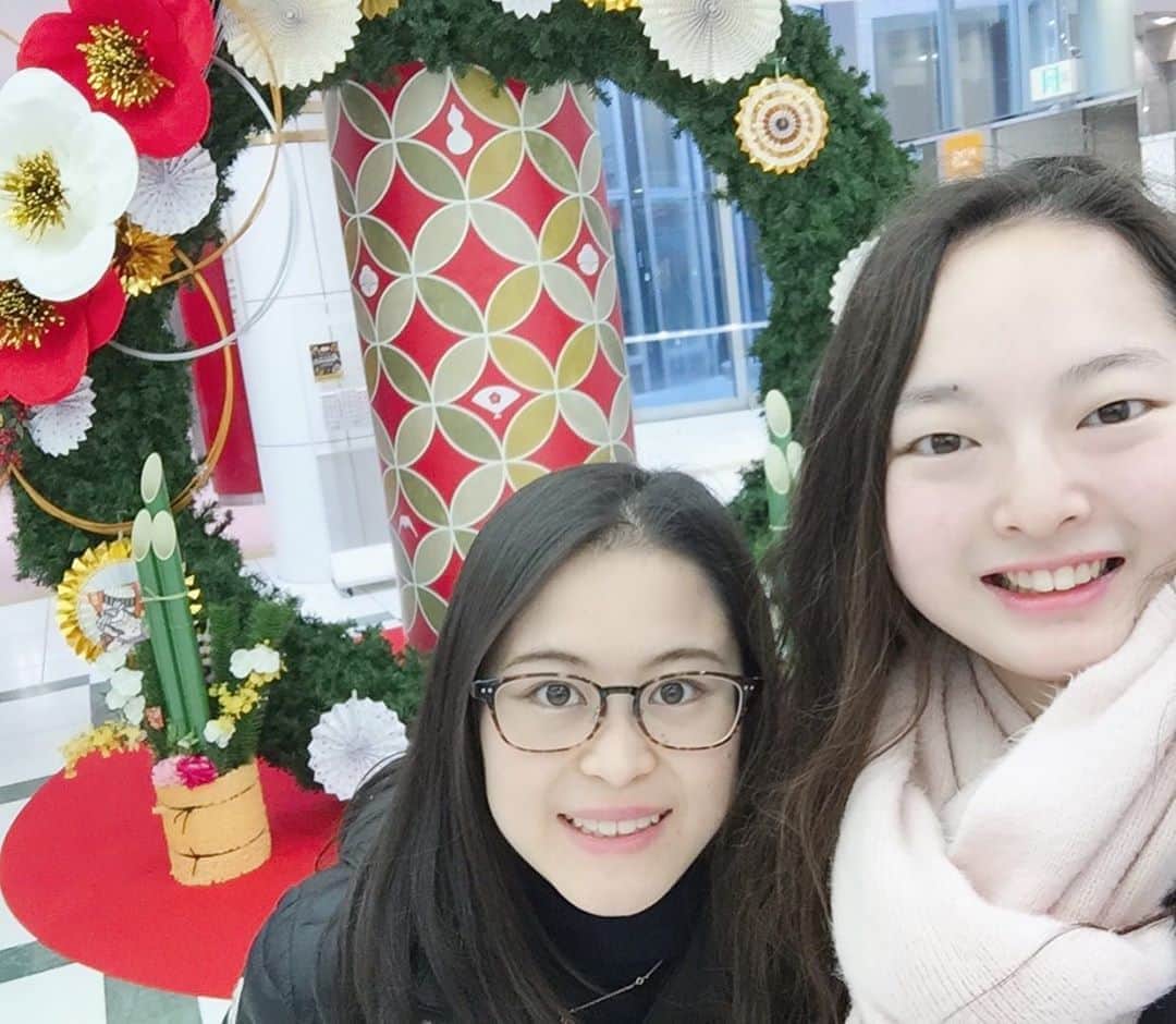 大庭雅のインスタグラム：「あけましておめでとうございます🎍🐭✨ 2020年もよろしくお願いします⛸👯‍♀️ ・ ・ 私の演技を観てよかったと言っていただけるように たくさんの方に観ていただけるように頑張りますっ🥰 今年も応援よろしくお願いします♡ ・ ・  2020年 1月 1日 東海東京フィナンシャルホールディングス  大庭雅」