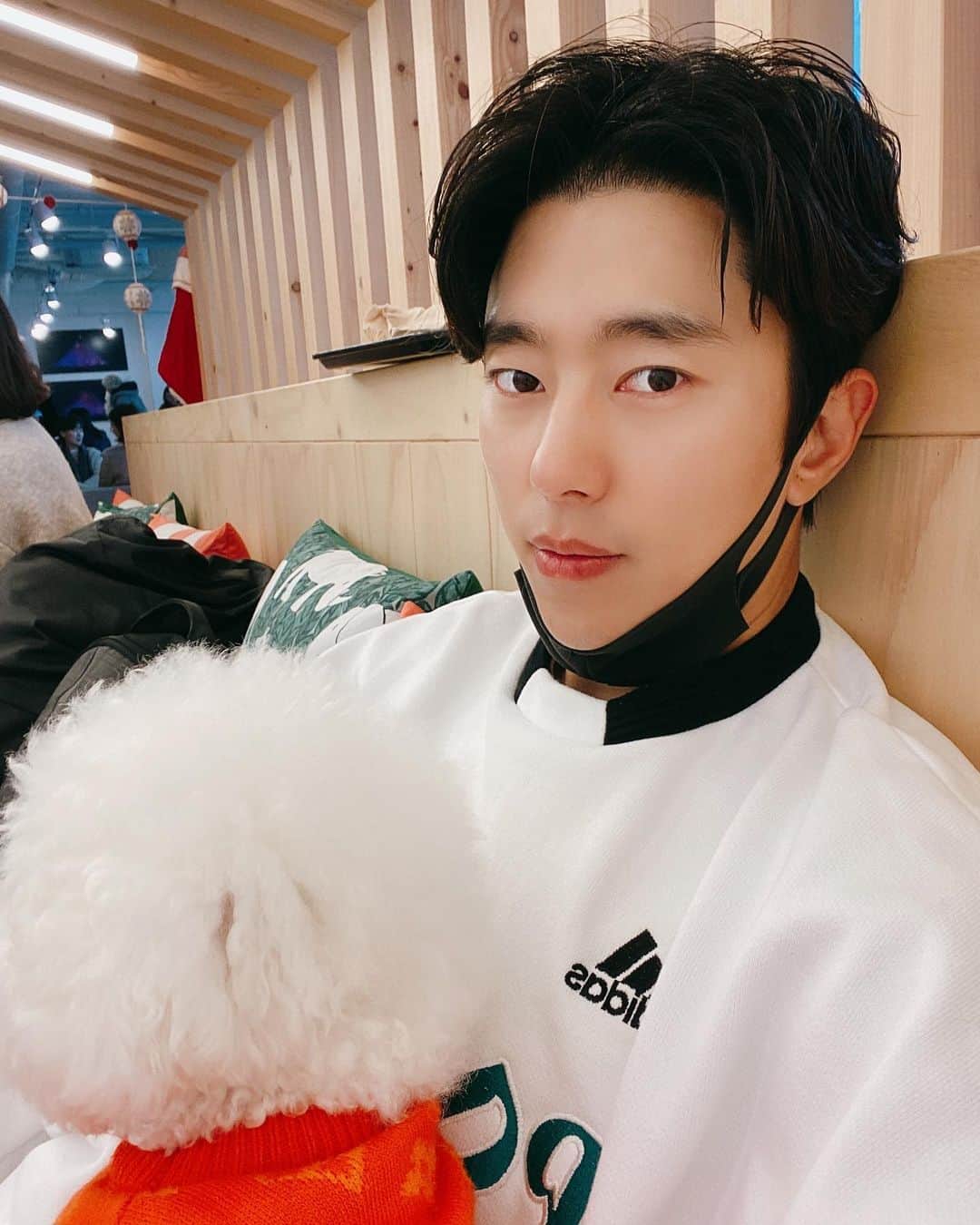 ユン・ヒョンミンのインスタグラム：「새해복많이받아요~😘」