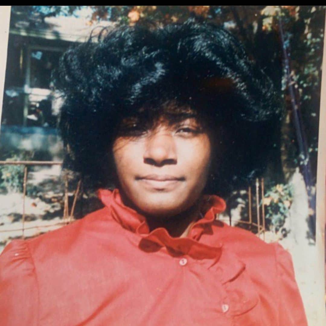 ジョン・ウォールのインスタグラム：「I will continue to keep ur name alive and make u proud ma...Love Ya, Can’t say Happy New Yr Without My BestFriend...❤️💔👌🏾‼️」
