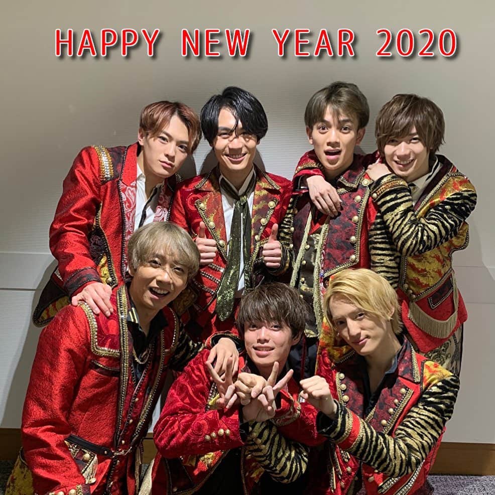 Travis Japan（トラジャ）さんのインスタグラム写真 - (Travis Japan（トラジャ）Instagram)「あけましておめでとうございます！ 今年もよろしくお願いします 2020年も変わらず邁進していきます。 どうぞ共に楽しみましょう 宮近  Happy New Year everyone!  We will continue to push forward in 2020. Let’s enjoy and have fun together 🥳  Miyachika  #HAPPYNEWYEAR #あけましておめでとう #Johnnys #TravisJapan #宮近海斗 #KaitoMiyachika #中村海人 #KaitoNakamura #七五三掛龍也 #RyuyaShimekake #川島如恵留 #NoelKawashima  #吉澤閑也 #ShizuyaYoshizawa  #松田元太 #GentaMatsuda  #松倉海斗 #KaitoMatsukura」1月1日 16時23分 - travis_japan_official