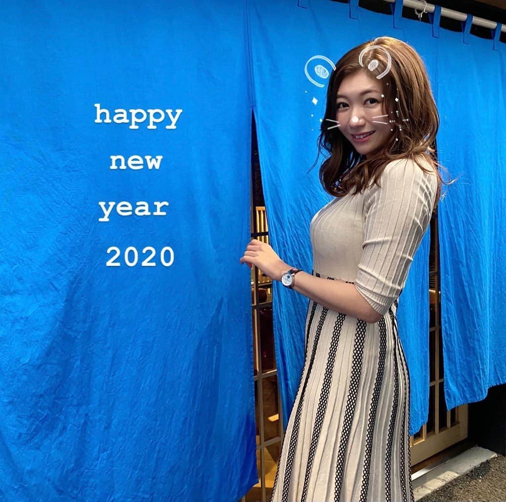 穂川果音さんのインスタグラム写真 - (穂川果音Instagram)「happy new year ♡ 2020年なんて、ものすごい先のことかと思っていたのになぁ、、。 今年もよろしくお願い申し上げます♪ 　#happynewyear #2020 #子年　#私は寅年です #今年もよろしくお願いします #ほかのん　#穂川果音」1月1日 16時29分 - hokawakanonn