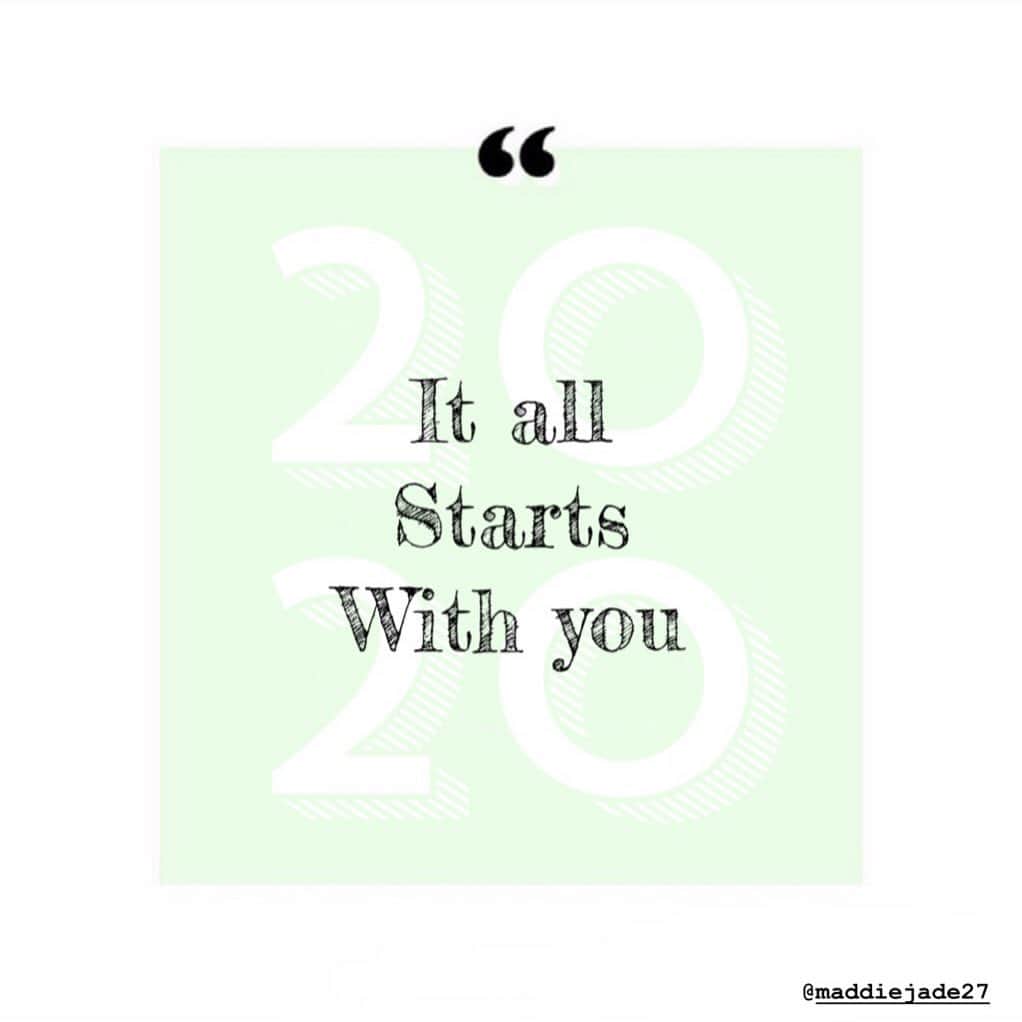 Maddie COATESのインスタグラム：「Have you made your New Years resolution? Cheers to a brilliant and inspiring 2k20! 🥂✨」