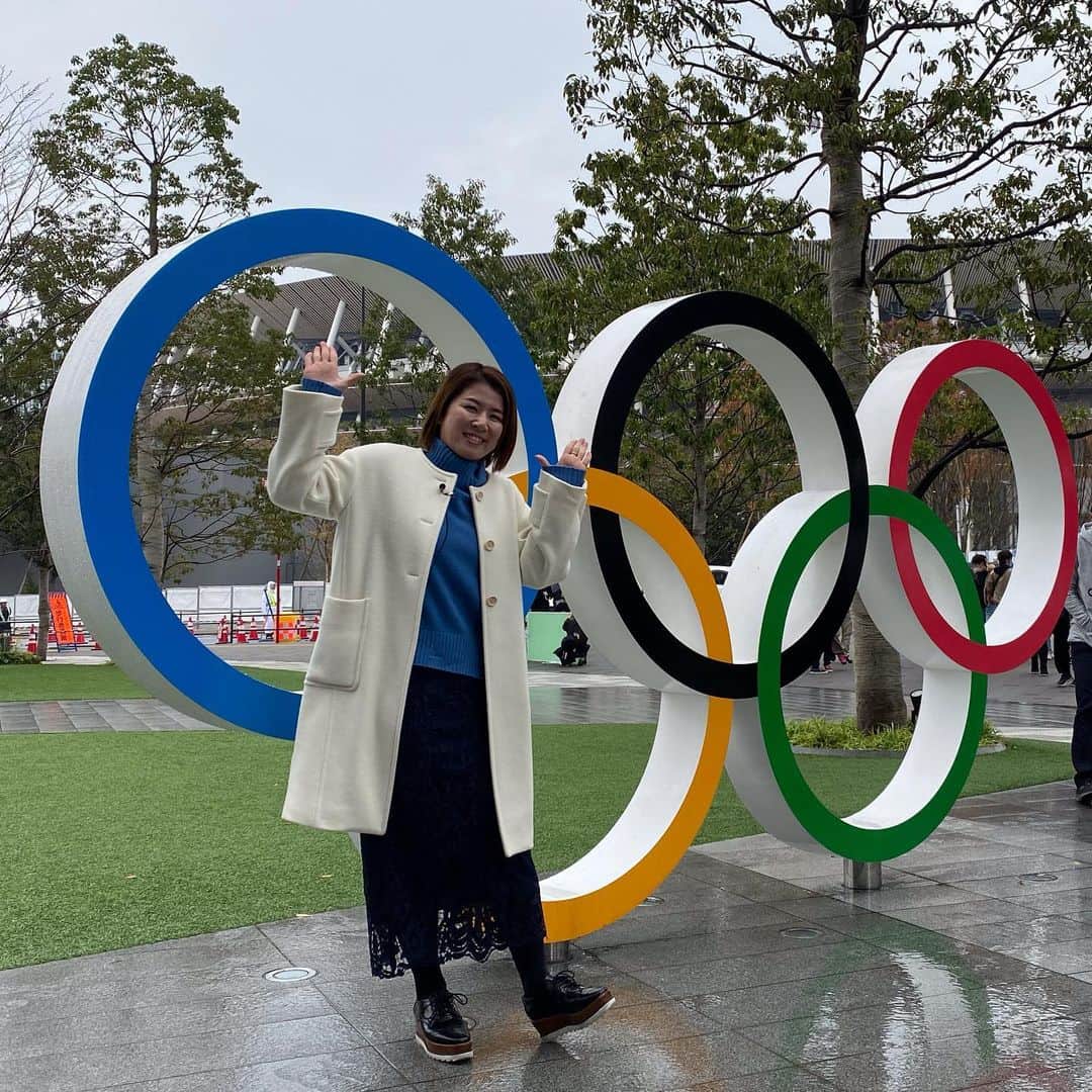 藤井瑞希さんのインスタグラム写真 - (藤井瑞希Instagram)「・ ・ 明けましておめでとう御座います🎊😊🌅 ・ ・ 2020年はオリンピックyear ですね‼️ ・ ・ 選手同様気持ちを高めて頑張りたいと思います🧡！ ・ ・ 本年もよろしくお願い申し上げます。 ・ ・ #謹賀新年 #オリンピックイヤー #olympicyear #tokyo2020 #初打ち #恒例の家族初打ち」1月1日 16時56分 - bdmntnfujiimizuki