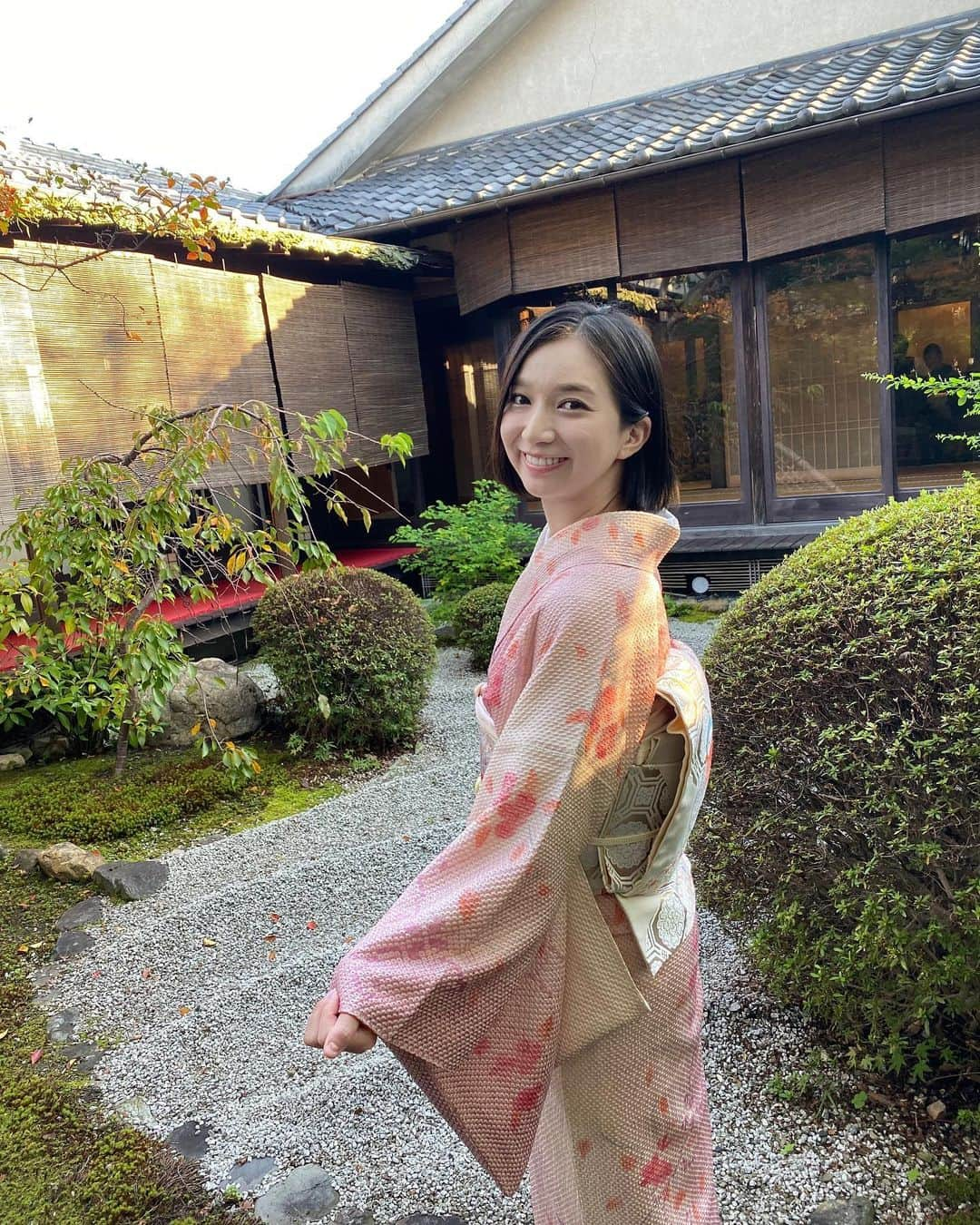 芹那さんのインスタグラム写真 - (芹那Instagram)「🎍🎌 2019年ありがとう🥰💕💓 2020年はどんな年にしたいかな❓みんなにとっても幸せいっぱいなステキな一年になりますように❣️❣️」1月1日 17時12分 - serinaofficial