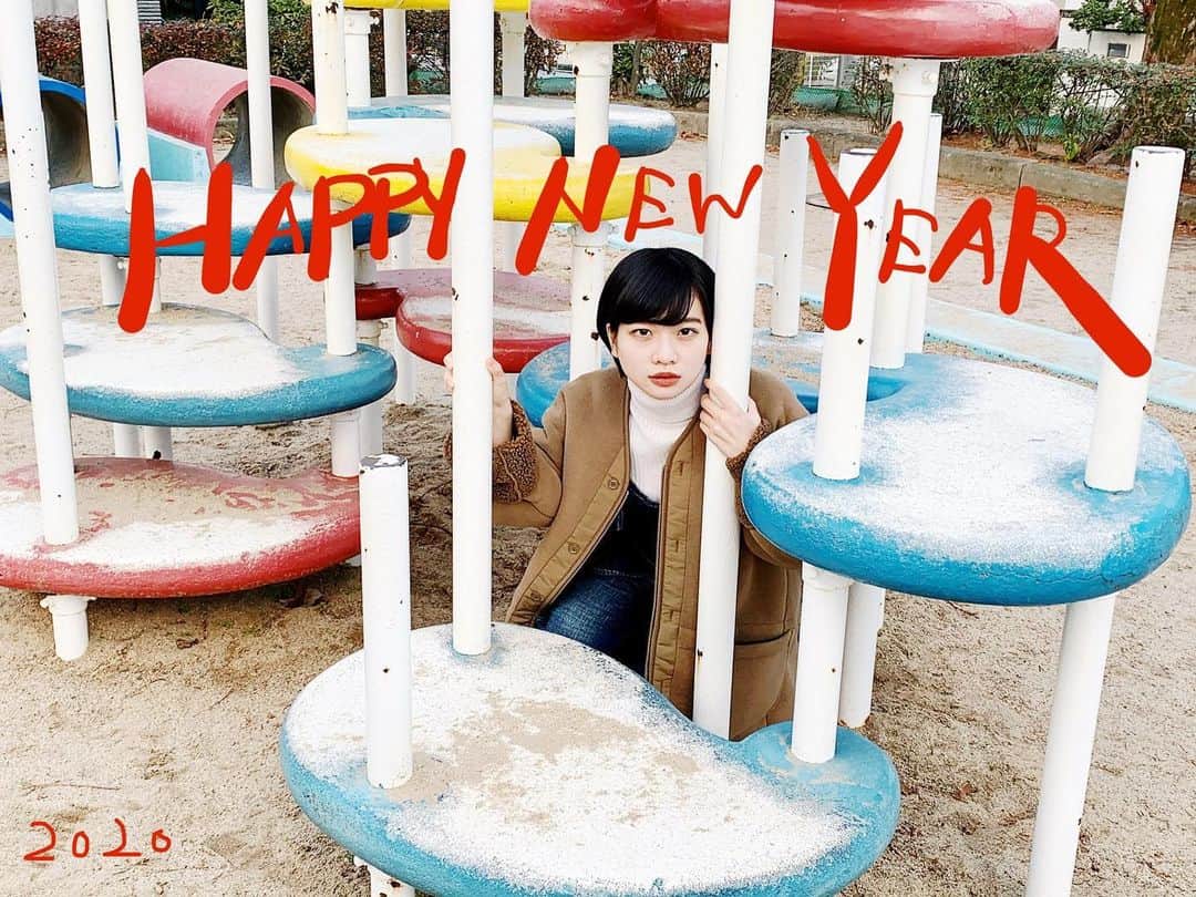 平井珠生さんのインスタグラム写真 - (平井珠生Instagram)「🎍 あけましておめでとうございます！  大晦日にあげた写真もこの写真も弟(14)が撮ってくれました！思春期なのに優しいです。  良い年にします。  今年もよろしくお願いいたします！」1月1日 17時42分 - tamao_hirai