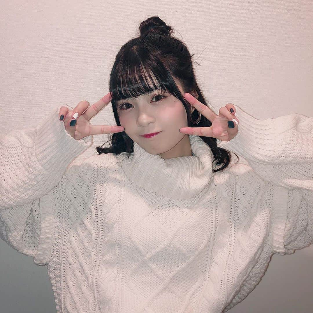 ゆなさんのインスタグラム写真 - (ゆなInstagram)「皆さん！明けましておめでとうございます！🎉 2019年は、 テレビに出演させて頂いたり、 イベントを開かせて頂いたり、 振り返ると、 皆様と一緒に掴み取れた専属昇格。 飛躍ある年になったかと思います！  来年はそこをベースにお仕事を頂けるように 頑張っていくので、 本年も応援宜しくお願い致します！」1月1日 17時55分 - _yunachannel