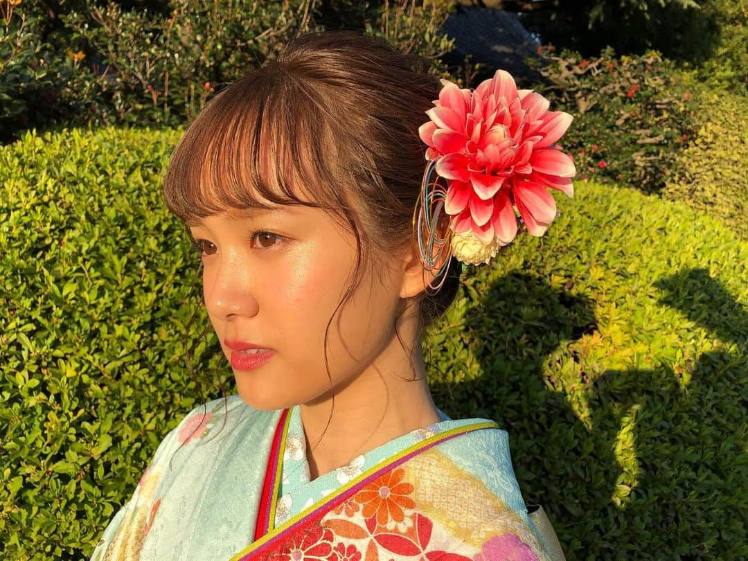 尾碕真花さんのインスタグラム写真 - (尾碕真花Instagram)「. . 皆さん！ . 新年、あけおめ！ . そして、ことよろ！！！ . 風な写真で2020年スターーート☺︎ .」1月1日 18時03分 - ichika_osaki_official