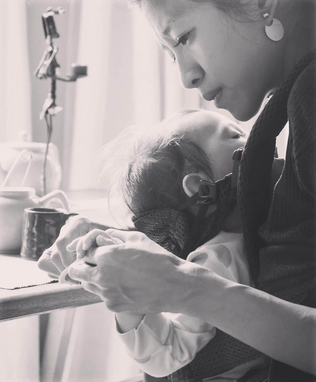 福本幸子さんのインスタグラム写真 - (福本幸子Instagram)「今年の目標は、赤ちゃんの爪切り、震えずにできるようになることです。my goal of 2020 is to become comfortable with cutting baby’s nail.」1月1日 18時17分 - okinawajudy