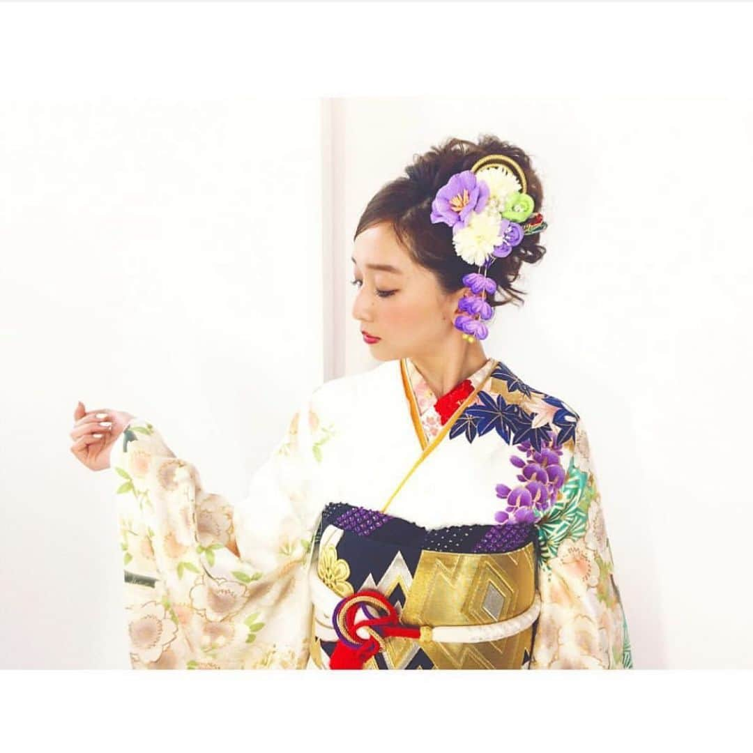 三井智雅さんのインスタグラム写真 - (三井智雅Instagram)「あけましておめでとうございます⛩🎍💗 今年も健康でHappy溢れる年にしましょう🐯🐭❤️ . #子年 #2020 #毎年あった京都振袖撮影が懐かしいな #もうすぐ29歳やん #びっくりや」1月1日 23時58分 - mitsui_chika