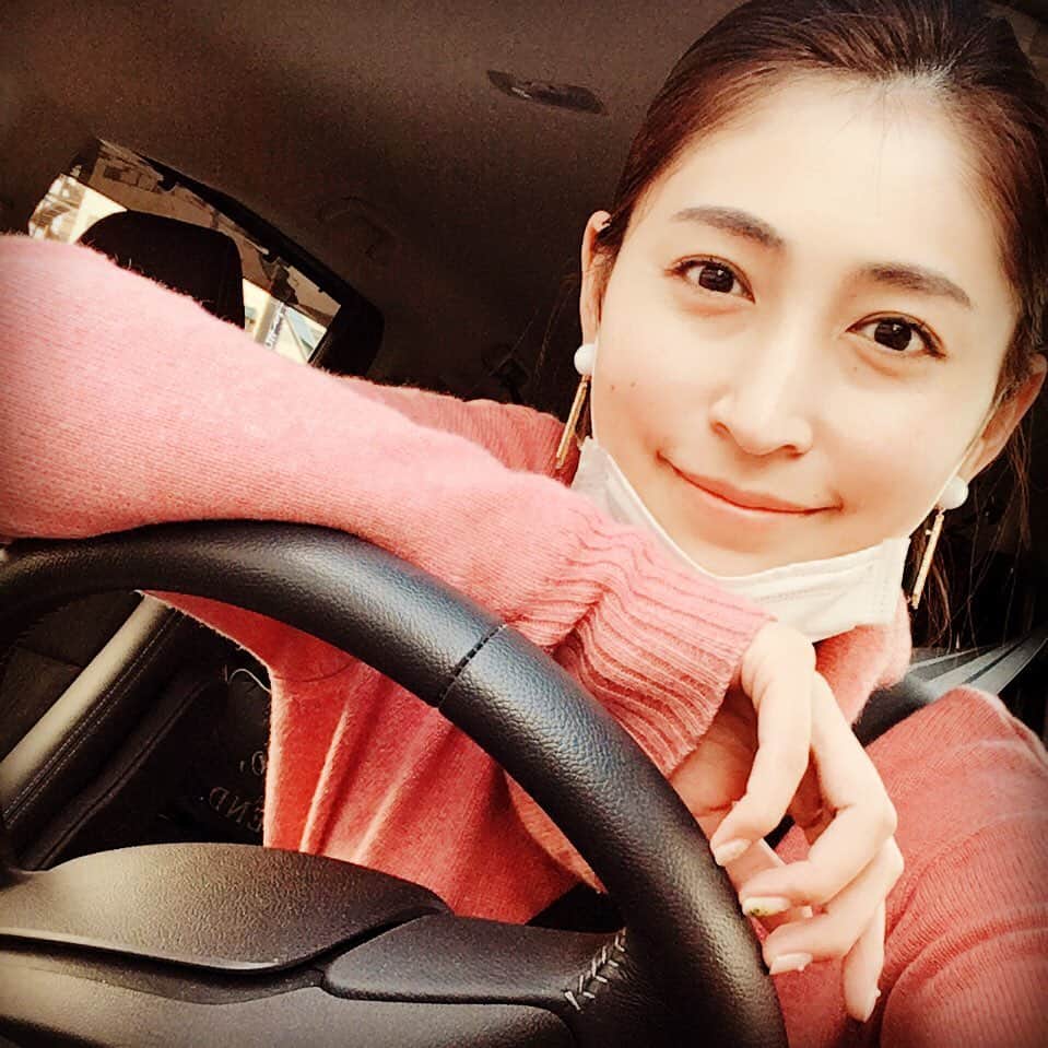 長谷部瞳のインスタグラム：「・ あけましておめでとうございます！  昨年は沢山の縁に恵まれた一年になりました。 「自分から与える」が私の決めたテーマだったのですが、概ね達成出来たかなと思います♡  学ぶ姿勢を忘れないこと 望む幸せの形を知ること 自分自身を信じること  今年も引き続き、あなたがいい！と言っていただけるような仕事をしていきたいです。 こうありたいという自分を意識して生きてみようかな♪  今年も応援よろしくお願い致します！」