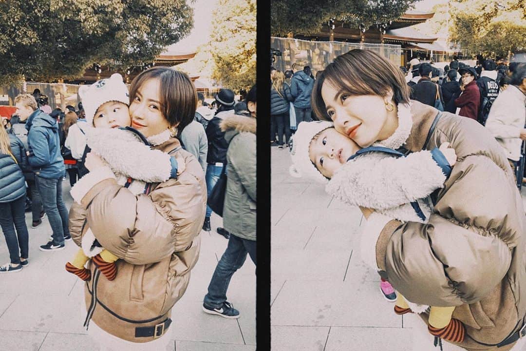 ソンイのインスタグラム：「明けましておめでとうございます🎍⛩🇯🇵 2019年は大切な愛おしい命と出会えて、出産した日は人生で１番幸せな日となりました🤱🏻💕 いつもサポートしてくれる皆様と息子のおかげでお仕事の夢もたくさん叶って、公私共にとても充実しあっという間の1年でした✨ 2020年も私の大切な人が、みんなとその大切な人が笑顔で溢れた年になりますように❤️ 2020年もどうぞよろしくお願い申し上げます🌅」