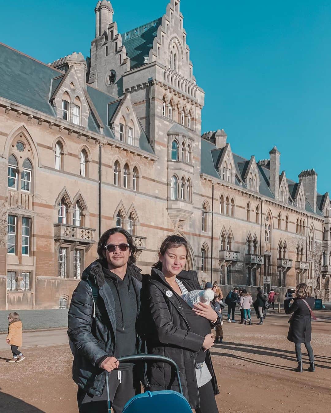 Kimberly Ryderのインスタグラム：「Happy New Decade from my little family to yours 🎉🥂💛 #HappyNewYear2020」