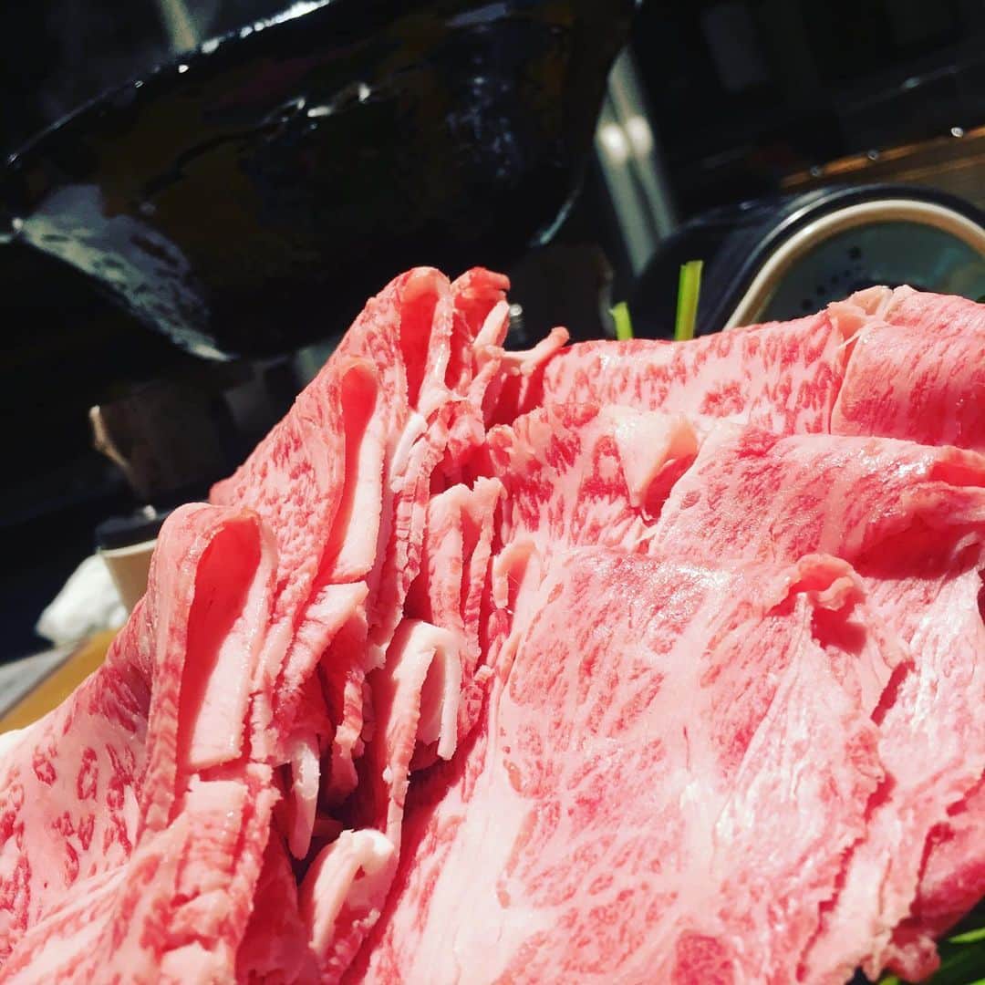 宮田麺児のインスタグラム：「元旦から開いてる！！ 2020最高の幕開けグルメ！！！ #弘大#日本酒弘大#日本酒#しゃぶしゃぶ#弘大Z」