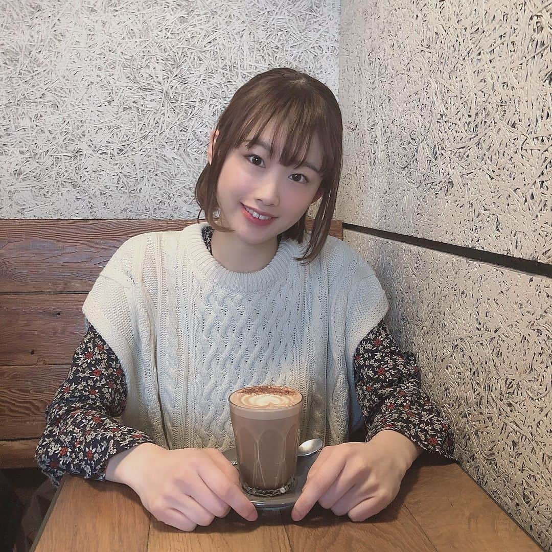 柏山奈々美のインスタグラム：「2020年 あけましておめでとうございます🎍✨🎉 本年も楽しく過ごしたいです！ 皆さま宜しくお願い致します🥺✨ 柏山奈々美  #あけましておめでとう #happynewyear  #ことよろ　#あけおめ」