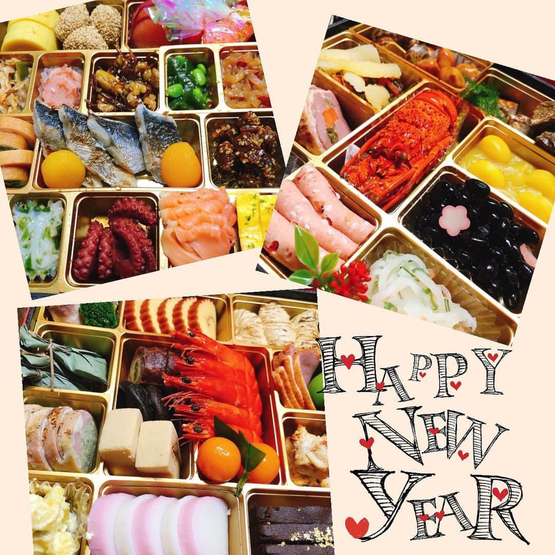貴千碧のインスタグラム：「新年あけましておめでとうございます⛩🎍🌅 2020年、幕が開けました。 昨年も1年沢山の良縁を頂き、数えきれない数の方々から優しさと愛を頂いて心の底から幸せな一年でした。本当にありがとうございました。 今年も私の表現「喜昆布」「パフォーマンス」「ダンスレッスン」などを通して沢山の方々に笑顔をお届けします。 本年も貴千碧に関わってくださる全ての皆様が幸せでありますように。そして日本全国が災害のない幸せな一年となりますように。  2020年もどうぞ宜しくお願い致します！ . . . . #2020#元旦#謹賀新年#1年で1番好きな行事#お正月#1年の計は元旦にあり  #大好物#お節料理 こよなく愛してる#数の子 そして今年は葉月さらさんから#美味しい#お餅　を購入させて頂き#お雑煮　に❤️ 咲希あかねちゃんのおじいちゃん #じぃじ　からめちゃめちゃ美味しい#かまぼこ #食べてばっかり#食いしん坊万歳  皆様本当にありがとうございます😊 . . 今年も#能動的　に‼️‼️. . .  #喜昆布レシピ本　作るぞ 今年も沢山#踊ります 元旦から#筆文字　はじめました。  #貴千碧#日本全国　　そして#世界へ To the world✨✨」