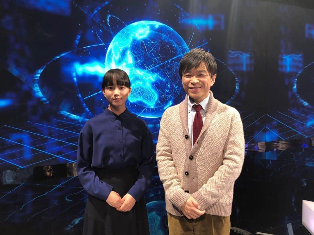 清原果耶さんのインスタグラム写真 - (清原果耶Instagram)「NHK総合 NHKスペシャル﻿ 「10years after 未来への分岐点」が﻿ ﻿ 本日1月1日(水) 午後9時より放送されます。﻿ ﻿ 「これからの10年が人類の未来を決める」﻿ この言葉を要に﻿ 今の日本が抱えている様々な問題について考える番組です。﻿ NHKのアナウンサー 武田真一さんと﻿ ご一緒させて頂き﻿ 初めてMCというお仕事に挑戦しました。﻿ ﻿ お時間合えば﻿ 是非観て下さると嬉しいです。﻿ ﻿ .﻿ #NHK総合﻿ #NHKスペシャル﻿ #10yearsafter未来への分岐点」1月1日 20時08分 - kaya0130_official