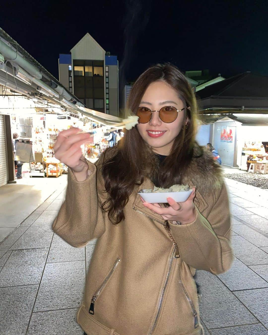 のインスタグラム：「･ ･ ･ ･ あけましておめでとうございます🎍🌅✨ ･ ･ 今年もよろしくお願いします🐭💐 ･ ･ ･ #2020 #あけましておめでとうございます」