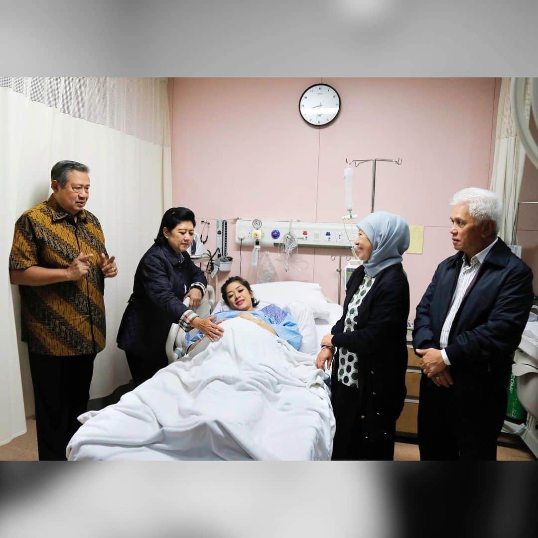 アニ・ユドヨノさんのインスタグラム写真 - (アニ・ユドヨノInstagram)「Betapa bersyukur & bahagia