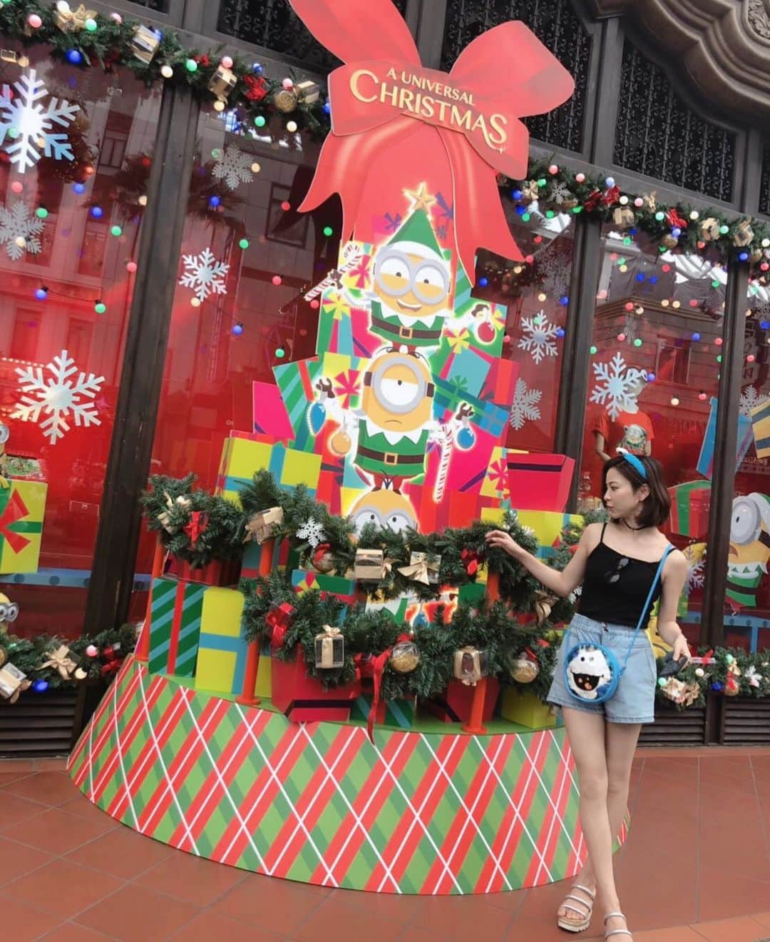 河村美咲さんのインスタグラム写真 - (河村美咲Instagram)「シンガポールはクリスマスが終わっても年末でもクリスマスモード🎄★ ㅤㅤㅤㅤㅤㅤㅤㅤㅤㅤㅤ #手が指揮者 #ユニバーサルスタジオシンガポール #UniversalStudiosSingapore#USS #싱가포르#유니버설스튜디오싱가포르」1月1日 20時56分 - misaki_haaan
