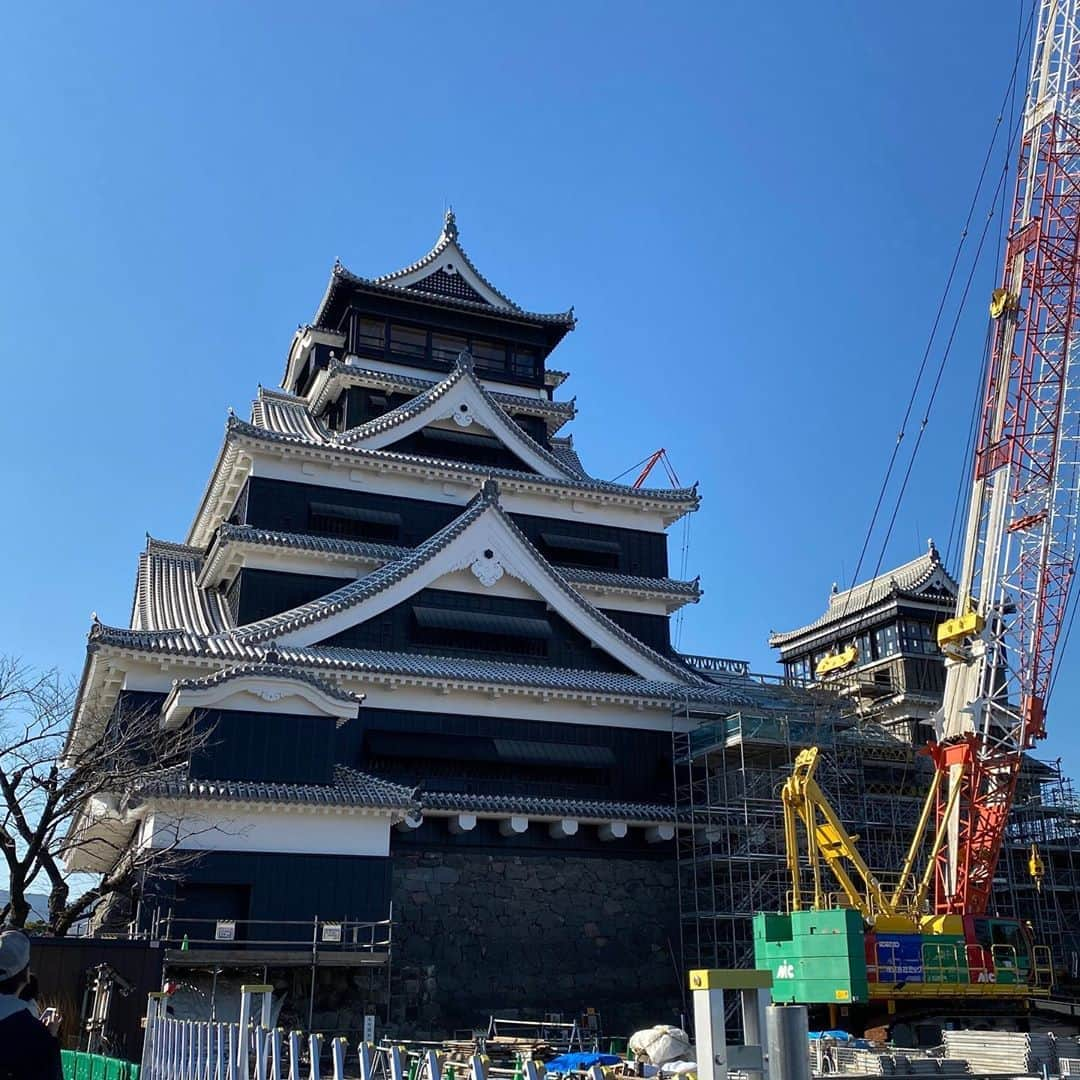 福山絢水さんのインスタグラム写真 - (福山絢水Instagram)「初詣は加藤神社に⛩ 熊本城がキレイになっててびっくり🥺久しぶりにこんな近くでみた！(Ｔ▽Ｔ)✨ ・ ・ ・  #熊本 #熊本城 #あやみん #福山絢水 #初詣 #初詣コーデ #kumamoto #ootd #fashion #oioi #ファッション #韓国 #オルチャン #오오티디 #패션 #데일리룩 #일본 #오아이오아이」1月1日 21時05分 - aya__m02