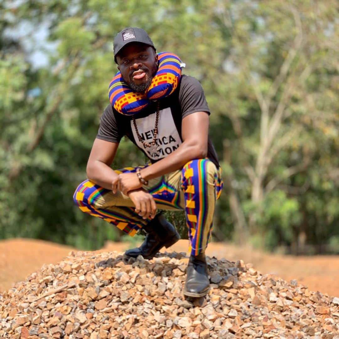 Fuse ODGのインスタグラム：「First day of my 2020, touched down Akosombo to spend time at the school we building with a couple buses full of beautiful peoples...time to finish our secondary school block by block. Happy New Year  #NationBuildindDay #TINAFestival2020」