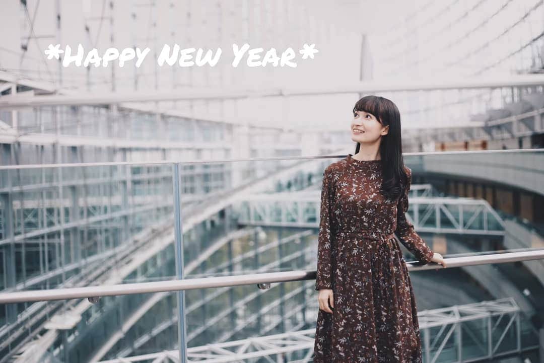 白井珠希のインスタグラム：「* * 🎍明けましておめでとうございます🎍 * 2020年。 ささやかな喜びやあたたかさを見逃すことなく、日々を重ねてゆきたいと思います😌 * 本年もどうぞ、よろしくお願いいたします🐭🌟 * * #happynewyear #2020 #20200101 #japan_of_insta #photography #portraitphotography #me #instagramjapan #instagood #instafollow  #元旦 #お正月 #あけましておめでとうございます #新年」