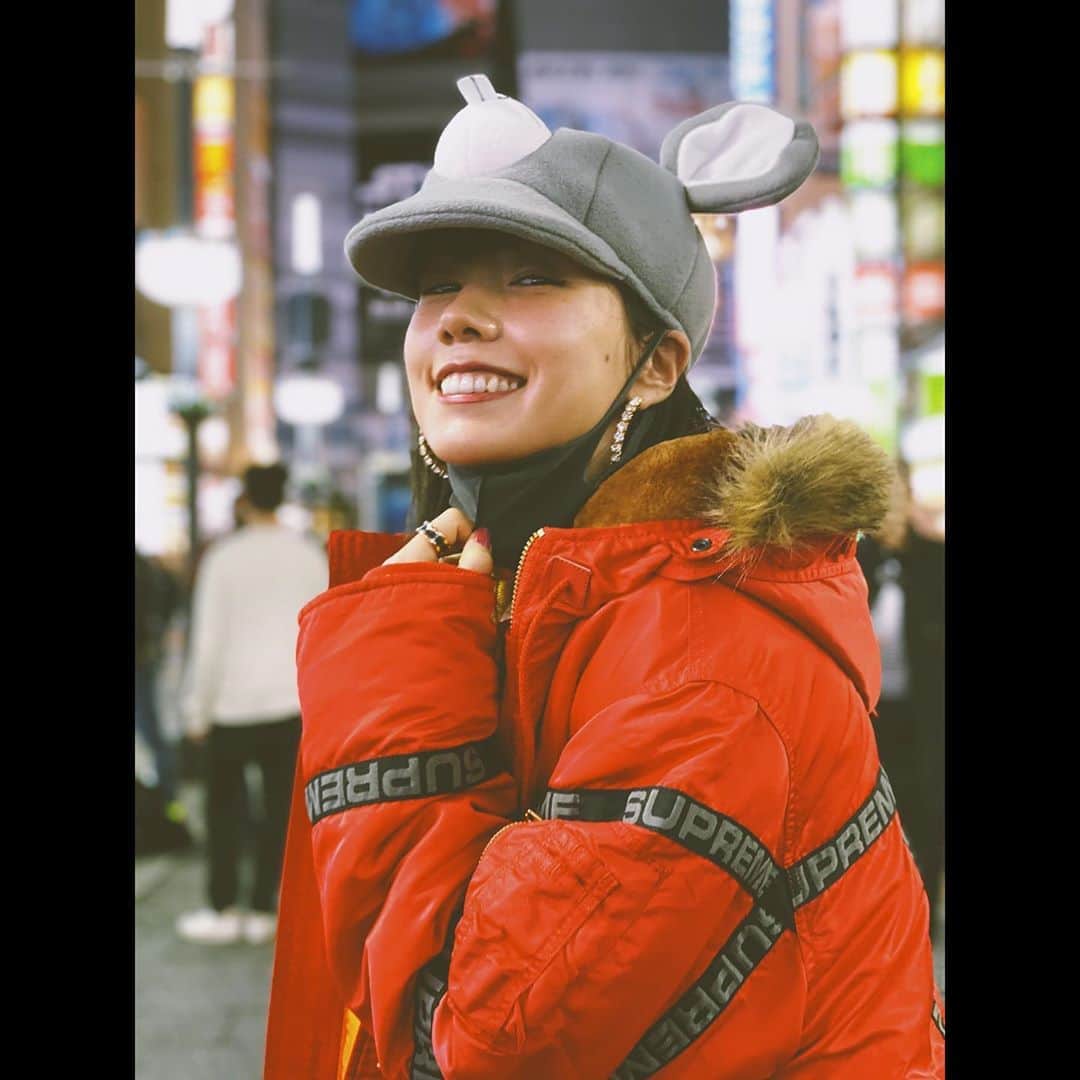 仲里依紗のインスタグラム：「🐭2020🐭 #あけおめ #ことよろ #ドンキホーテ」