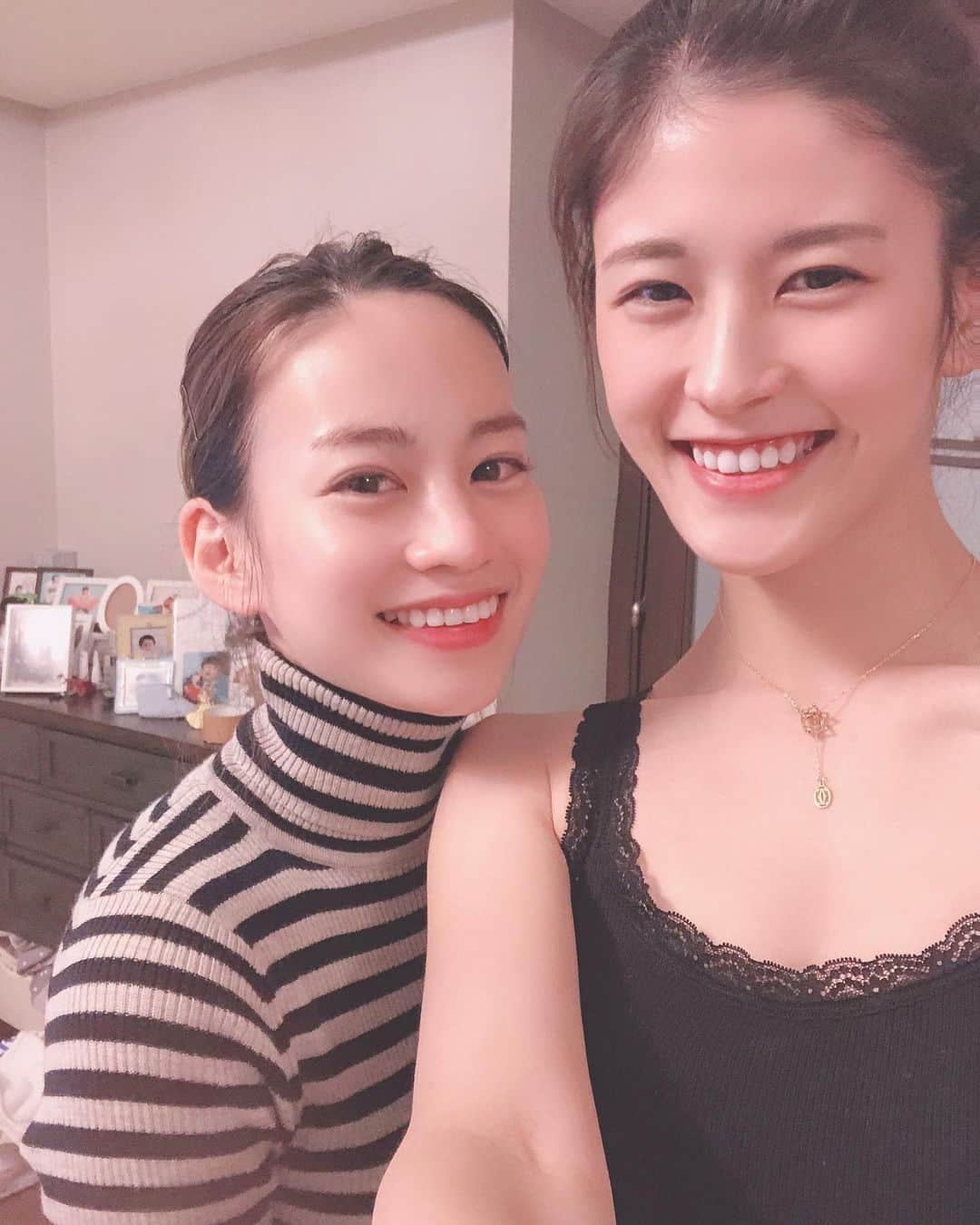 金子織江さんのインスタグラム写真 - (金子織江Instagram)「明けましておめでとうございます🎍‼︎ . . 元旦はお家でダラダラと家族と過ごしています😊✨ 妹も一緒にお正月を過ごす予定が、 年末にノロウイルスになってしまった為会えず (இ(エ)இ｀)‼︎. みなさんも体調には気をつけて、 お過ごし下さい😣. .  2020年は新しい事にチャレンジし、 新しい趣味を持ち充実した1年を、 過ごせるよう努力したいと思います⭐️ . . 2020年も息子共々宜しくお願い致します。 . #あけましておめでとうございます  #お正月 #2020 #令和2年 #妹 #息子 #家族  #ノロウイルス #happynewyear #era #sisters #son #boy #mama #happy #life #love」1月1日 21時39分 - orie_kaneko44