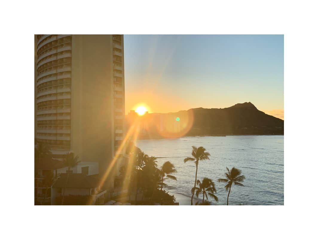 のインスタグラム：「Sunrise ☀️✨ #sunrise #sunpower #sunny #2020 #☀️」