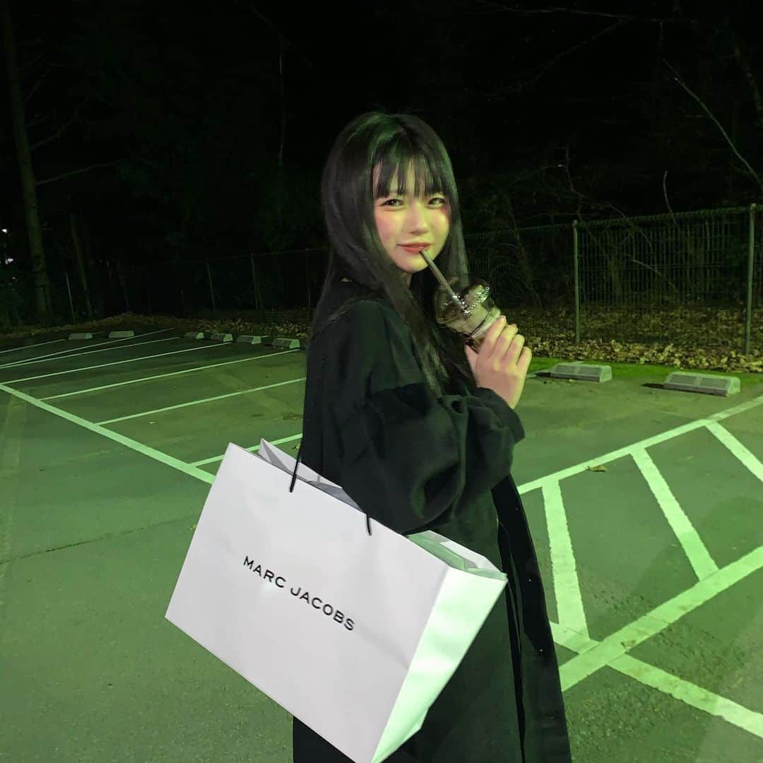 西村瑠香のインスタグラム：「新春初ショッピング」
