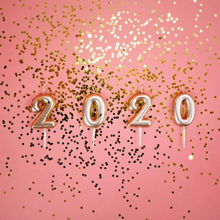 ラレイアのインスタグラム：「🎇 HAPPY NEW YEAR 2020‼️ ・ 新年明けましておめでとうございます🐁🎍🌅 今年も皆さんがHAPPYな気持ちになれるような商品・企画・ブランドでいられるよう精進して参ります。 今年もLa Leiaを宜しくお願い申し上げます😊 ・ 新年STARTしました！ CLEARANCE SALE開催中です✨ ・ 大好評のムートンコートが2,020円でGETできるチャンス！ スペシャルなLUCKY SETをご用意中！ 右にswipe🔜 ・ 2020新春HAPPY BAGはおかげさまで完売しておりますので是非こちらもお見逃しないようcheckしてみてください🧡 ・ 皆さまにとって良い年になりますように💞 ・ ・ ・ @laleia_official  #happynewyear#あけましておめでとうございます #hawaii#aloha#surf#beach#laleia#ハワイ#フォトジェニック#インスタ映え#インスタ女子#アロハ#ビーチ#海を感じる雑貨#ラレイア#アート#ビーチガール#サーフスタイル#大人カジュアル#福袋#happybag#冬コーデ#バッグ#ショルダーバッグ」