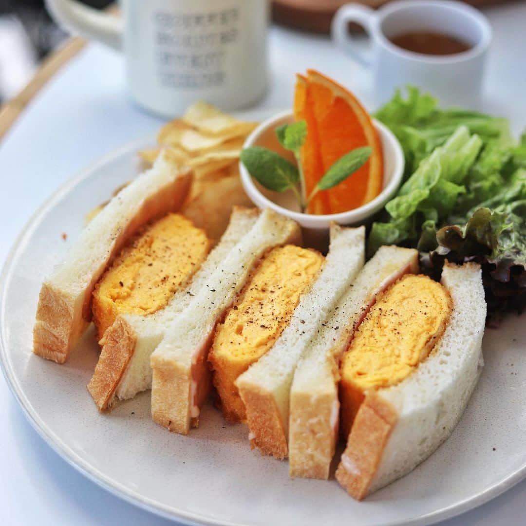 きょん。さんのインスタグラム写真 - (きょん。Instagram)「. .  ONIJUS COFFEE VILLAGE  2020 カフェ詣 @onijus 。  オゾウニも いいけど オニカツも もっといい。  カツを入れて 2020 えいえいお〜。 #ONIJUSCOFFEEVILLAGE #ONIJUS#breakfast#osaka」1月2日 8時35分 - kyon_tokiiro