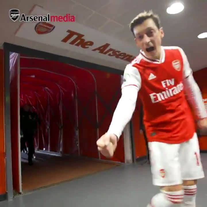 メスト・エジルのインスタグラム：「That winnin' feeling 🙌🏼😀 #letskeepthisgoing #YaGunnersYa #M1Ö @arsenal」
