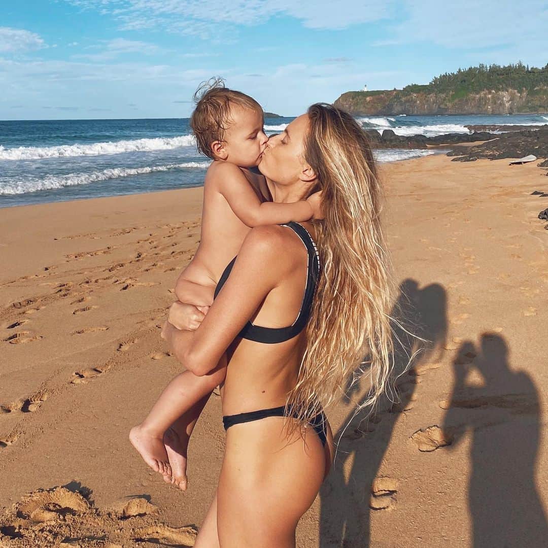 アラナ・ブランチャードのインスタグラム：「Sorry @jackfreestone Banks stole your new year kiss🤷‍♀️🥰」