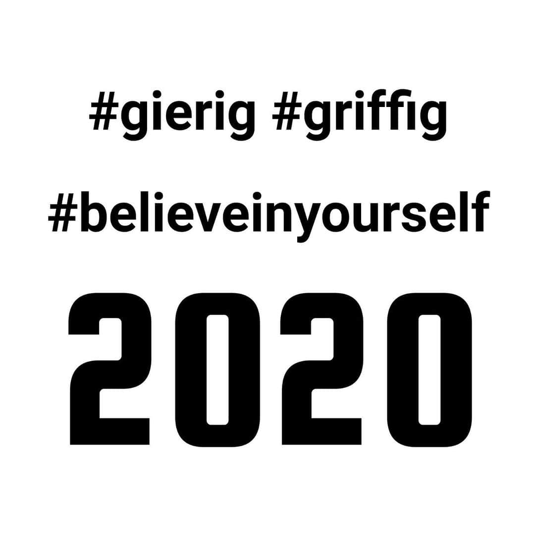 ジョシュア・キミッヒさんのインスタグラム写真 - (ジョシュア・キミッヒInstagram)「Happy new year Sportsfreunde! #gierig #griffig #believeinyourself 👉🏽😲 🤹🏽‍♂️」1月2日 0時04分 - jok_32