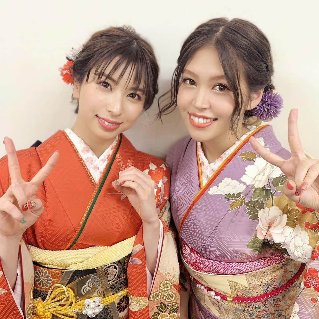 吉岡久美子さんのインスタグラム写真 - (吉岡久美子Instagram)「#あけおめ #ことよろ 、 告知できてなかったけど 元旦から八方師匠と私としよりで 「新春よしもと大爆笑2020」の MCでテレビ出演させてもらってました！ 、 地域によっては明日明後日に 放送されるとこもあるので ぜひご覧ください！ 詳しくはツイッターみてね！ 、 #振袖 #漫才 #よしもと #つぼみ大革命 #つぼみ #吉本 #よしもと #アイドル #idol #大阪 #東京 #神戸 #ライブ #instagood #いいね👍  #いいね #フォロー #ふぉろーみー #フォローミー #フォロー希望 #八方師匠 #月亭八方」1月2日 0時09分 - kuunyaaan