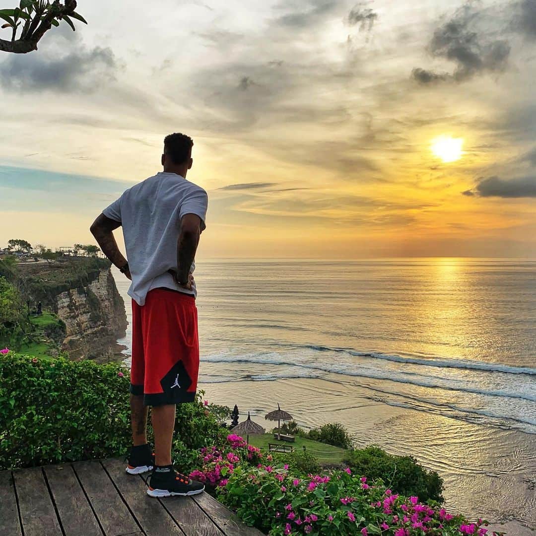 ジャマル・ブラックマンのインスタグラム：「What a great trip bali was 🙌🏾❤️ Spending time with family and meeting new friends, a trip I won’t forget... Now back home and let the comeback continue ☺️🙌🏾」