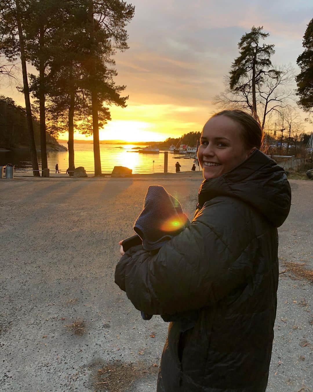 マグナス・ミトボさんのインスタグラム写真 - (マグナス・ミトボInstagram)「2019 was good, but 2020 will be even better! Starting the year off with a Norwegian ice bath. Hope to make this a tradition❄️」1月2日 0時29分 - magmidt