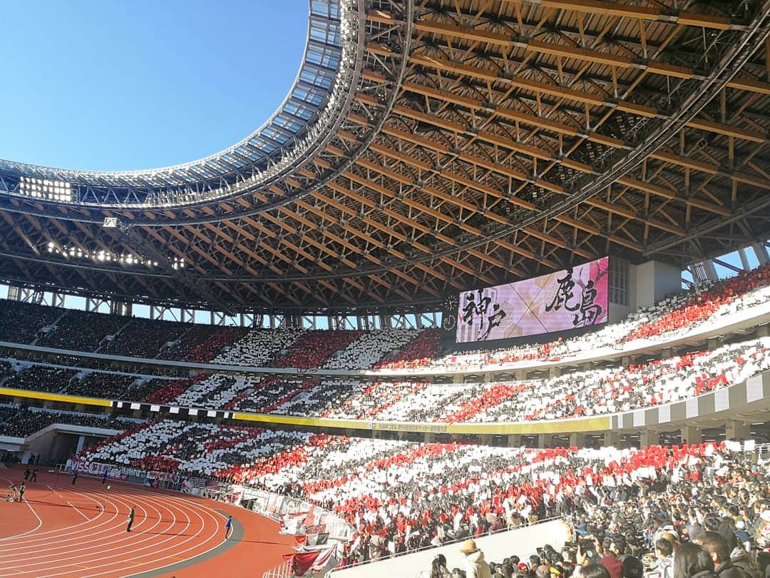 林智美 さんのインスタグラム写真 - (林智美 Instagram)「天皇杯決勝‼️ 元日の"新"国立競技場‼️ * ヴィッセルの初優勝、 初タイトルを目の当たりにし、 やっぱり泣いてしまいました。。。 * すごいな。 ここまでの長かった道のりを思い返すと、 もう何書いていいかわかんないや。笑  とにかく今は感激と嬉しさで胸がいっぱいです。 2020年最高のスタートになりました😆  #天皇杯 #天皇杯決勝 #元日決勝 #神戸vs鹿島 #ヴィッセル神戸 #VISSELKOBE #ヴィッセル #vissel #神戸 #鹿島アントラーズ #鹿島 #新国立競技場 #こけら落とし #初優勝 #初タイトル #行くぞACL #本当に本当におめでとう #2020 #happynewyear」1月2日 0時31分 - h_tomomi_i