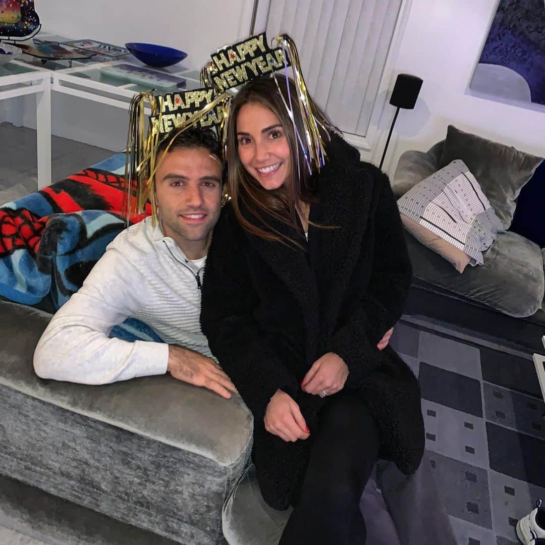 ジュゼッペ・ロッシのインスタグラム：「Ringing in the new year with my love ❤️❤️👩‍❤️‍👨 #blessed」