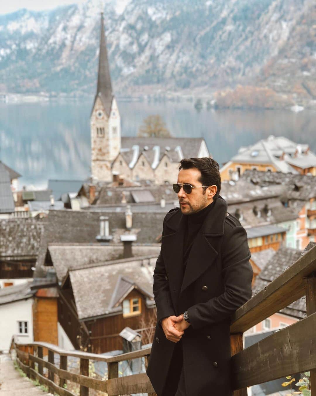 Sezgin YILMAZのインスタグラム：「Bol seyahatli, gezmekten evde oturmadığınız bir yıl olsun..」