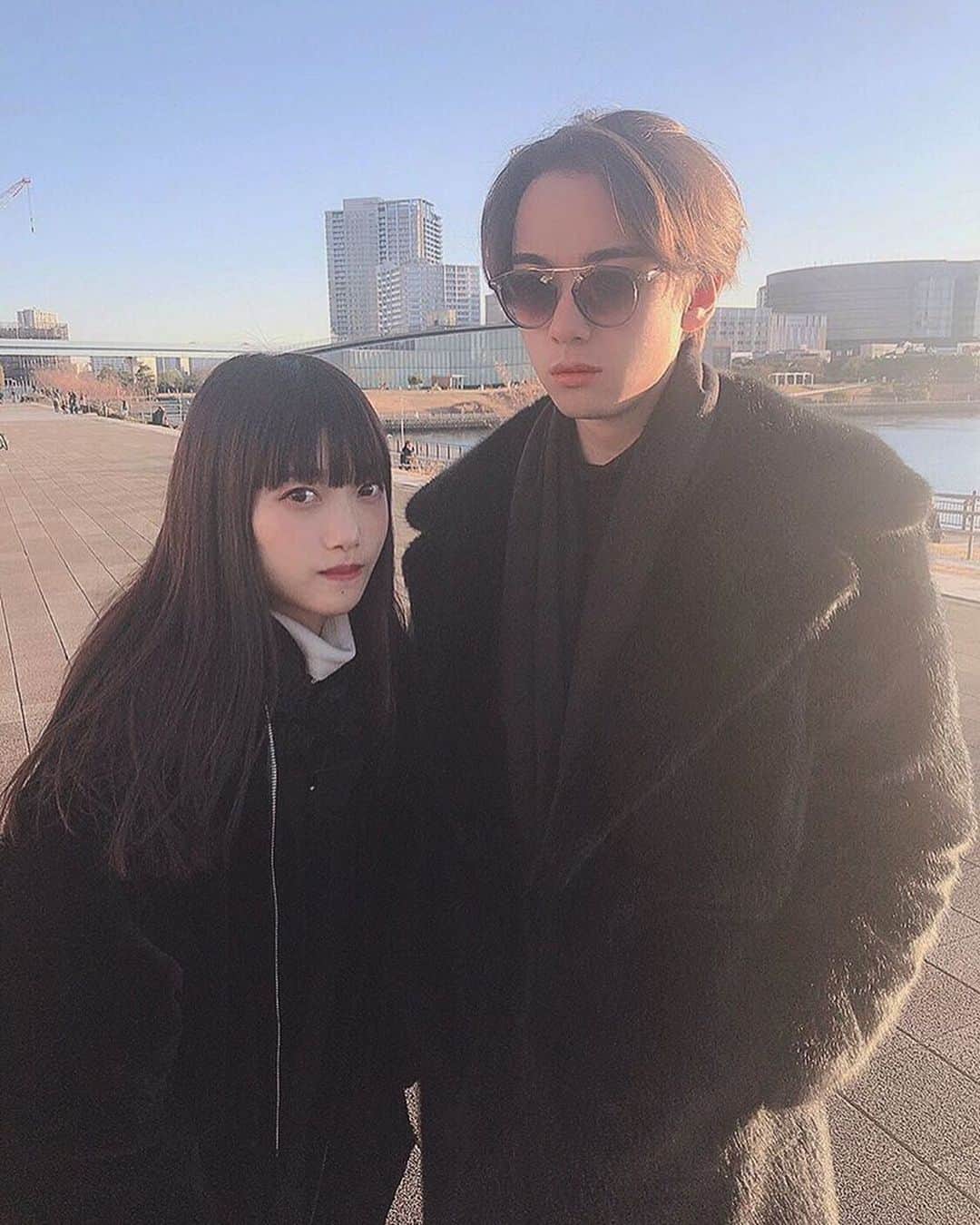 阿知波妃皇のインスタグラム：「HAPPY NEW YEAR!  いとこがアメリカから一時帰国してみんなで過ごしました!!私の家族はとても多くてにぎやかです🖤  #family #familytime #happynewyear  #sister #2020」