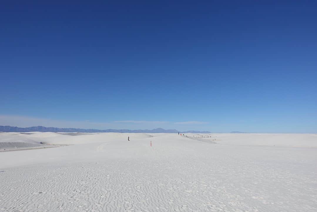 川辺ヒロシさんのインスタグラム写真 - (川辺ヒロシInstagram)「東京都の3/1くらいの面積のホワイトサンズという白い砂の場所へ 果てしない グーグルアースで見たらめちゃデカい」1月2日 1時58分 - firoshi1