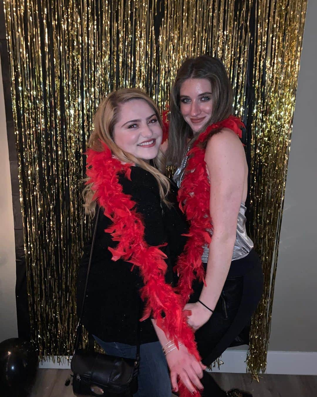 Elliana Shayna Pogrebinskyさんのインスタグラム写真 - (Elliana Shayna PogrebinskyInstagram)「Ringing in the New Year with the Russians 🥳」1月2日 2時02分 - elliana_pogrebinsky